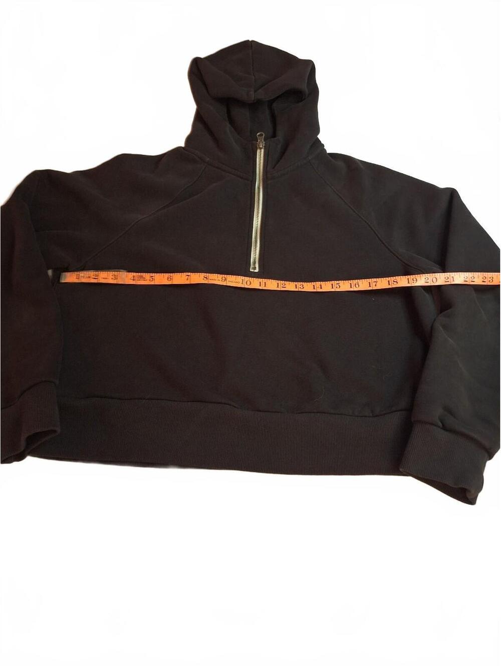 #1010 vuori hoodie approximate size s - Picture 2 of 4